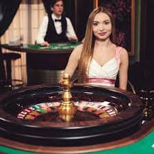 Người chơi trải nghiệm game nổ hũ jackpot trên điện thoại tại Việt Nam
